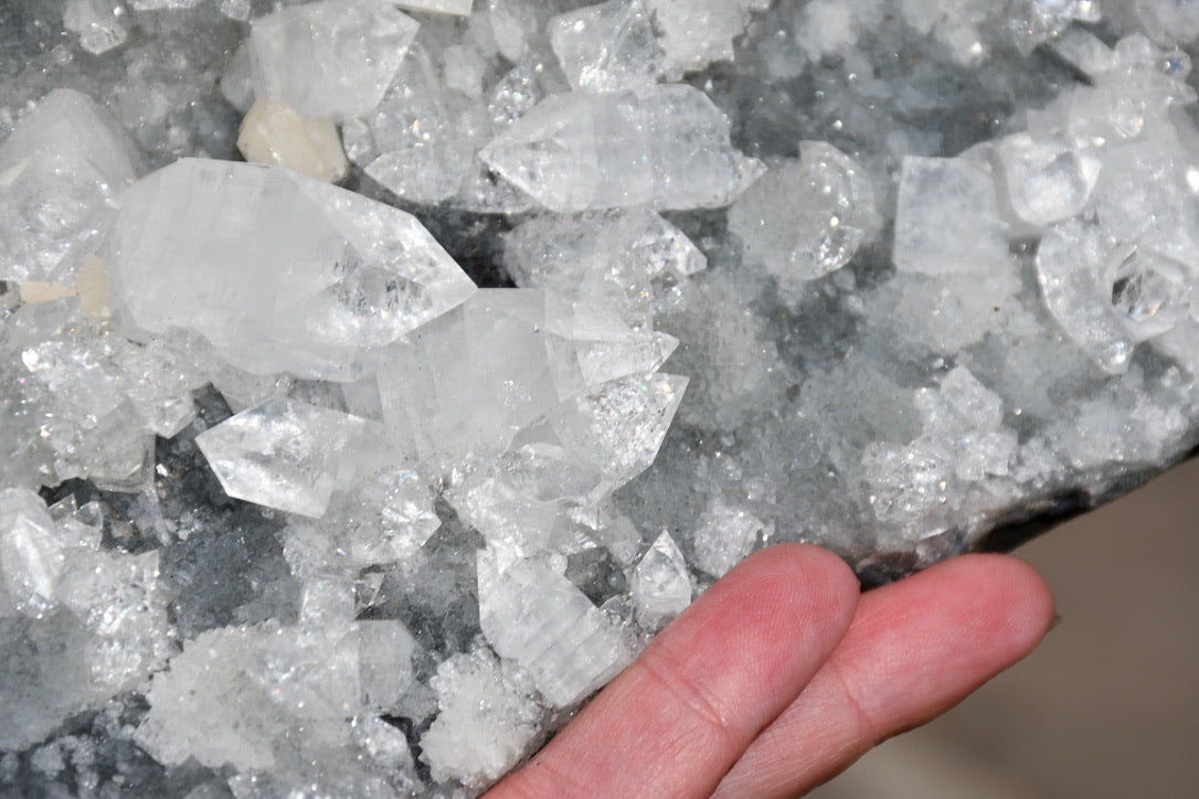 Apophyllite and zeolite cluster
