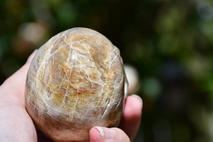Moonstone and sunstone skull carve (larger)