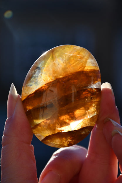 Hematoid quartz pebble