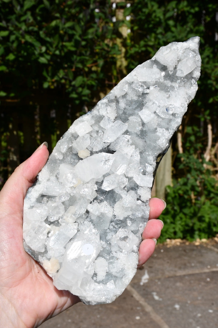 Apophyllite and zeolite cluster