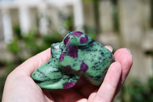 Ruby in zoisite Manus skull carve
