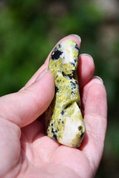 Lizardite Manu "blow of life" carving