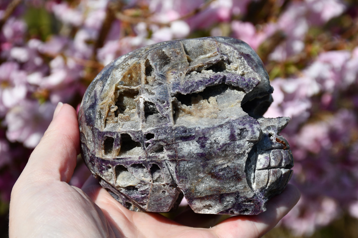 Fluorite/quartz/sphalerite unusual skull