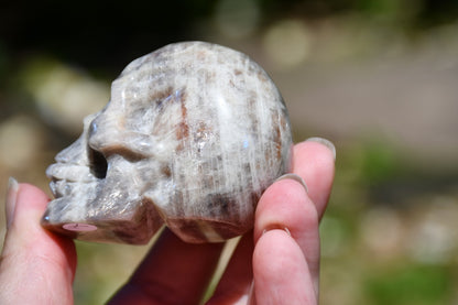 Moonstone and sunstone skull carve (small)