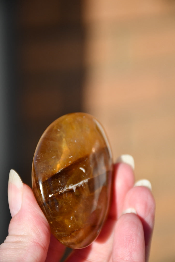 Hematoid quartz pebble