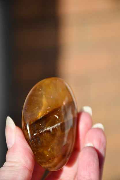 Hematoid quartz pebble