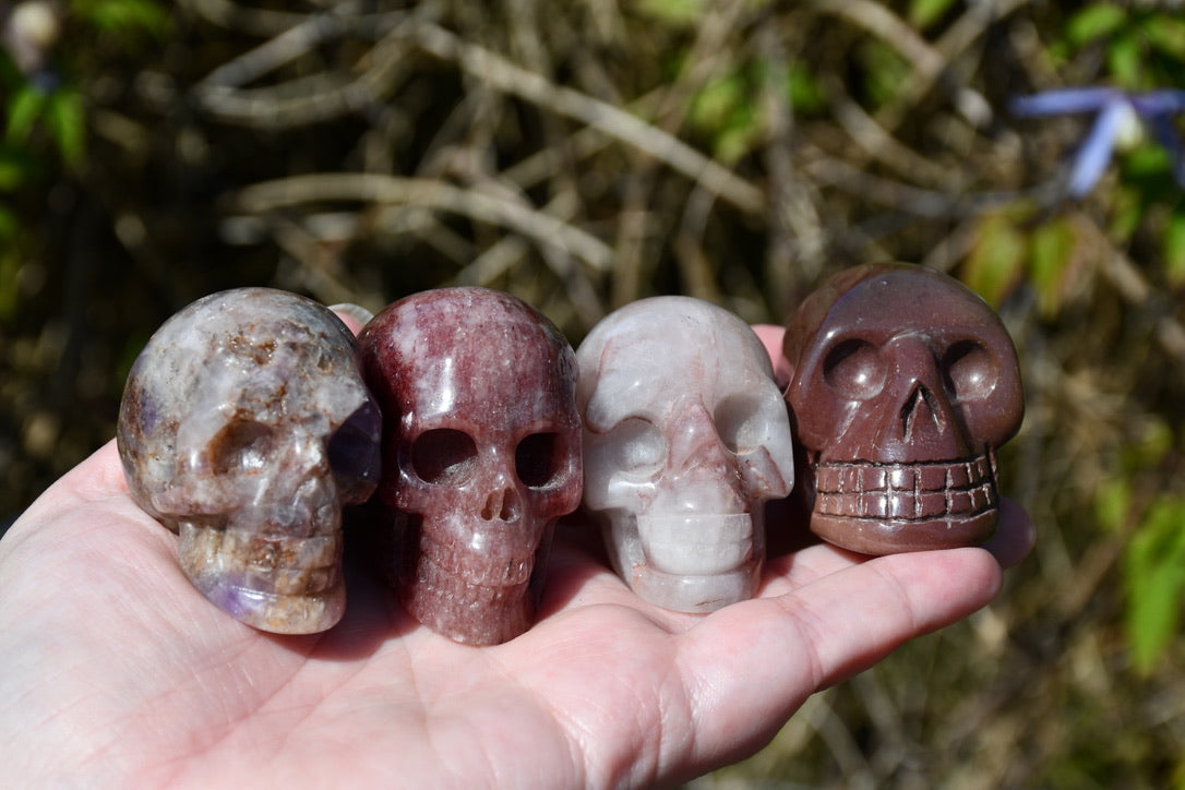 Skull carve mixed crystal bundle 10 pieces (+ 3 added extras)