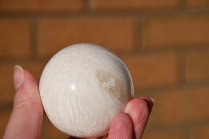 Scolecite sphere