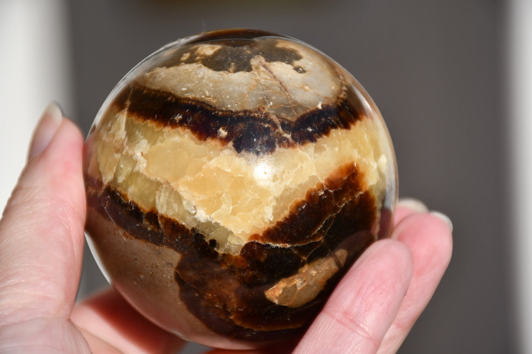 Septarian sphere