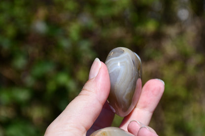 Pair of (flower) agate puffy hearts