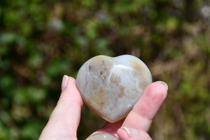 Pair of (flower) agate puffy hearts
