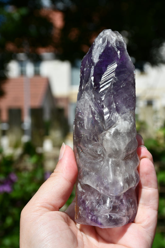Manus phantom amethyst tribal skull carve