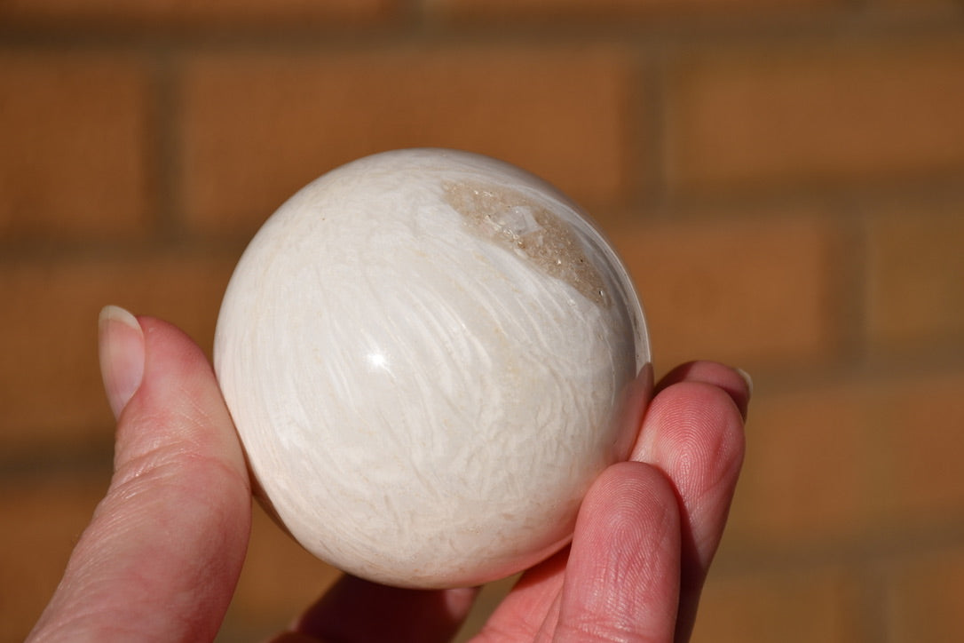 Scolecite sphere