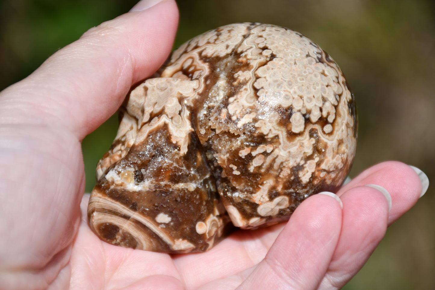 Aragonite carved skull