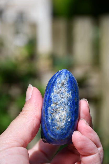 Lapis lauzuli Manus skull