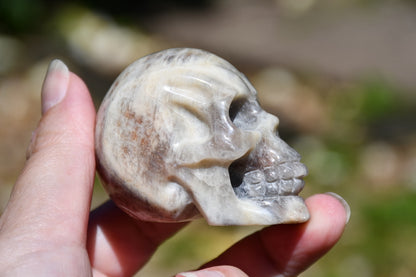 Moonstone and sunstone skull carve (small)