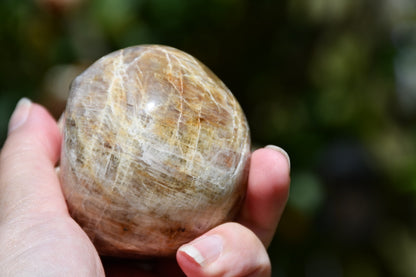 Moonstone and sunstone skull carve (larger)